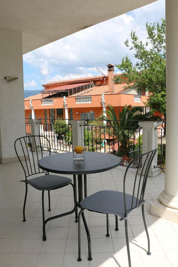 B&B Tenuta Bianca Oliveto Citra Buitenkant foto